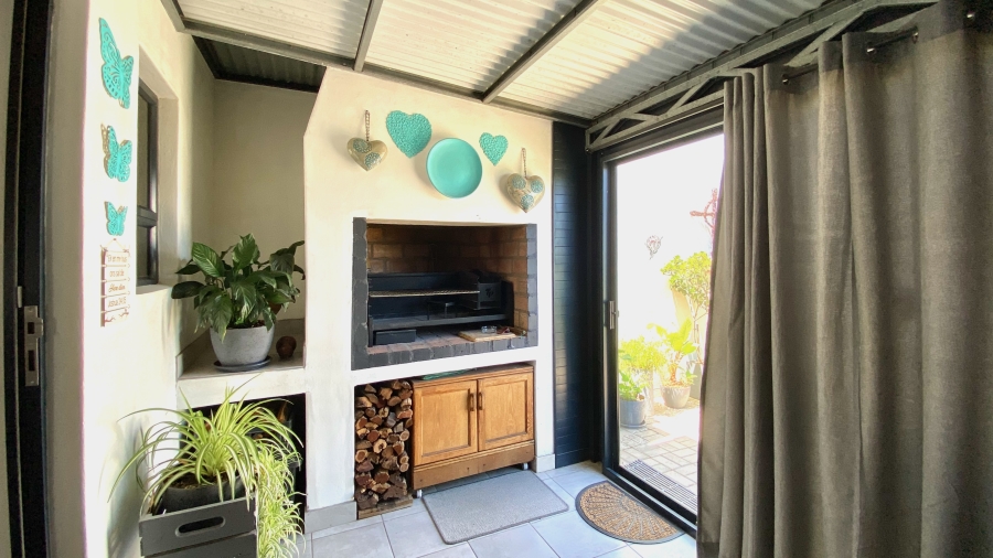 2 Bedroom Property for Sale in Velddrif Western Cape